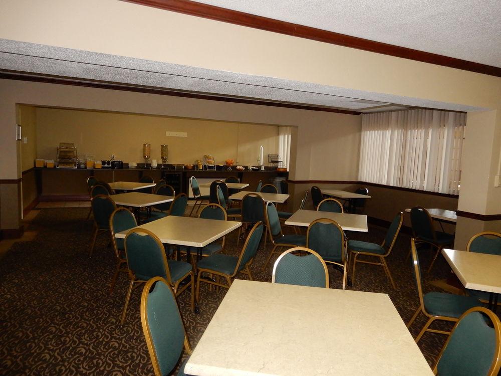 Clarion Hotel Milwaukee Airport Esterno foto